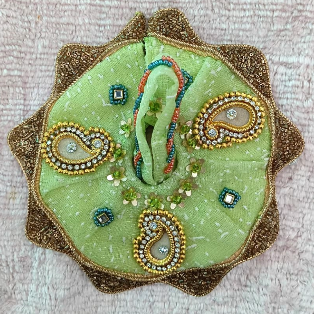 Vrindavan Mist – Bal Krishna – Golden Paisley