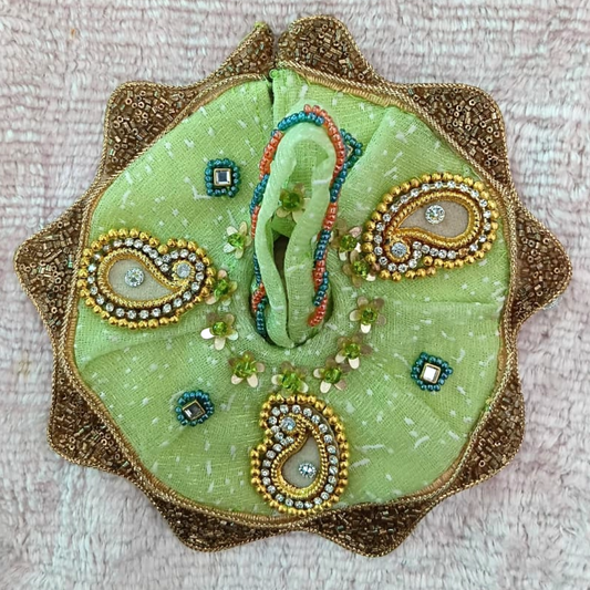 Vrindavan Mist – Bal Krishna – Golden Paisley